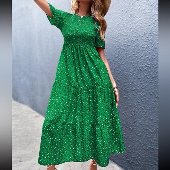 Boho Floral Print Shirred Smocked Dress - Picture 7 of 7